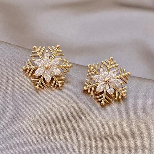 Dainty Korean Christmas Snowflake Stud Earrings Women Bling Zircon Crystal Flower Ear Studs Wedding Brincos New Year Xmas Gift