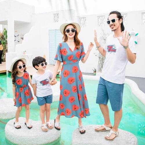 Summer Family Matching Clothes Mother Daughter Dresses Dad and Son Matching T-shirt &Shorts Family Look Matching Couple Outfits