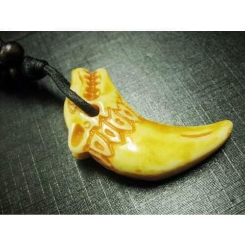 20 pcs Mens Yellow Color Wolf Head Amulet Necklace Wolves Talisman Wicca Punk Men Jewelry