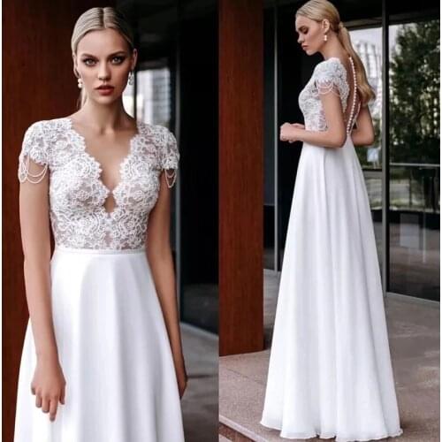 2021 New Graceful Lace Wedding Dresses Short Sleeves Wedding Gowns V Neckline Bridal Dresses Illusion Buttons Back On Sale