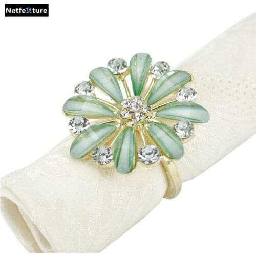 Free Shipping Romantic Rhinestone Flower Shape Napkin Rings Metal Material Napkin Holder For Wedding Table Decoration 4PCS