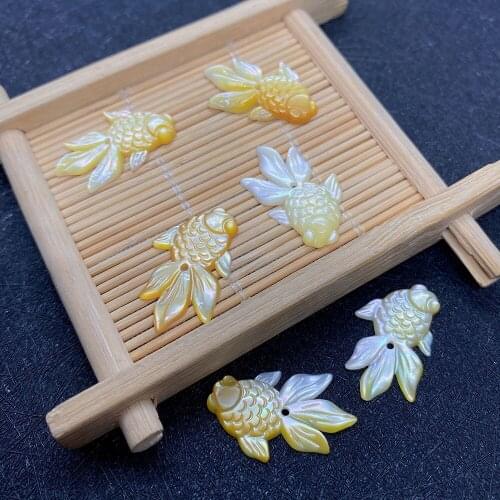 Natural Yellow Shell Beads Fish-shaped Spaced Loose Beads for Jewelry Making DIY Charm Ladies Jewelry Bracelet Wholesale