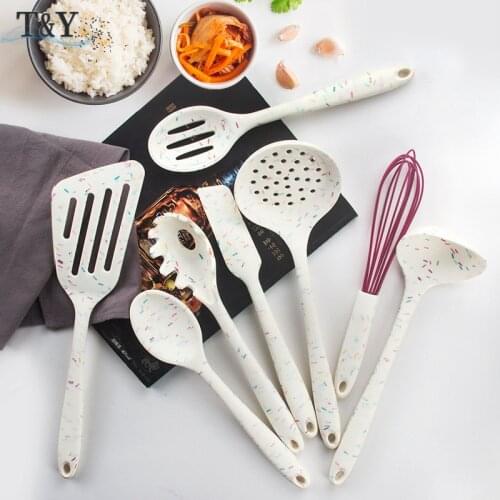 T&Y Set of 8, New Dotted Color Heat-Resistant Silicone Kitchen Cooking Tool, Turner Spatula Spoon Ladle Colander