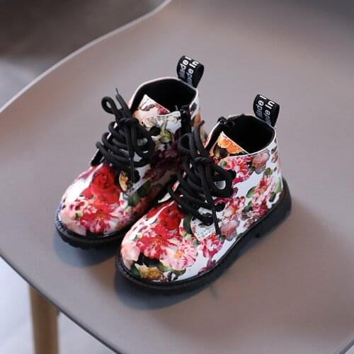 Girls Warm Cute Boots Baby British Style Leather Boots Autumn Winter New Princess Martin Boots Cute Strawberry Short Boots