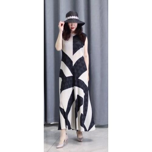 HOT SELLING Miyake print pleated dress sleeveless o-neck A-Line one-piece dress IN STOCK