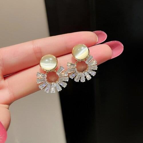 Exquisite Sparkling Zircon Inlaid Geometric Circle Stud Earrings for Women Girls Vintage Cute Small Opal Stone Earrings Jewelry