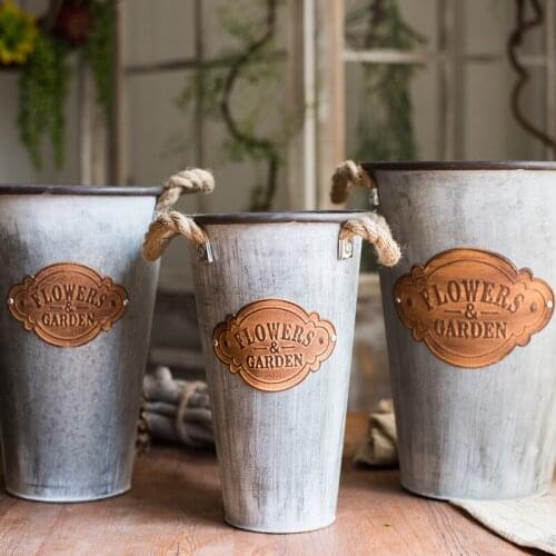 Street corner of the flower shop retro tape tub, flower pot, flowerbed, old European American Japanese