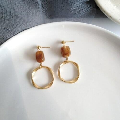 Niche senior feeling resin stud earrings personality matte circle earrings temperament cold wind restoring ancient ways earrings