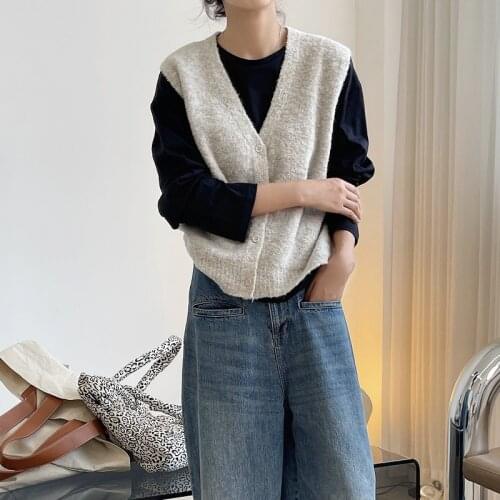 Spring and autumn womens casual solid color V-neck sleeveless cardigan loose sweater