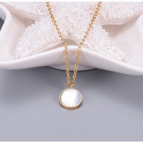Fashion Stainless Steel Necklace for Women Round Shell Pendant Necklace Gold Chain Choker Jewelry