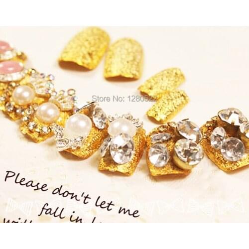 24pcs/set Elegant Women Artificial Gold Fake Nails Wedding Pearl Diamond Finger False Nail Tips Party Decoration