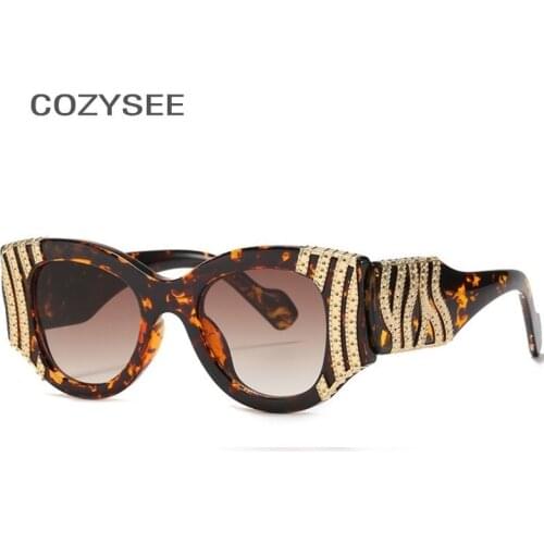 New Personality Metal Decoration Ladies Sunglasses Classic Retro Fashion Catwalk Trend Wild Gorgeous High-quality Sunglasses