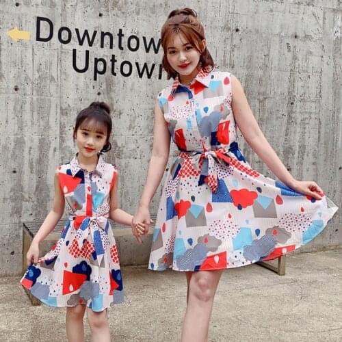 Menoea Mother and Daughter Matching Clothes Family Outfits Summer Print Princess Vestidos Sleeveless Children Cute Bowtie Suit