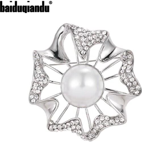 Baiduqiandu New Arrival Simulated Pearl Centred Flower Brooch for Women Fashion Decoration Accessories