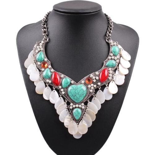 2021 New Arrival Design Stone Vintage Necklace Alloy Pearl Shell Chunky Statement Pendant Necklace for Women