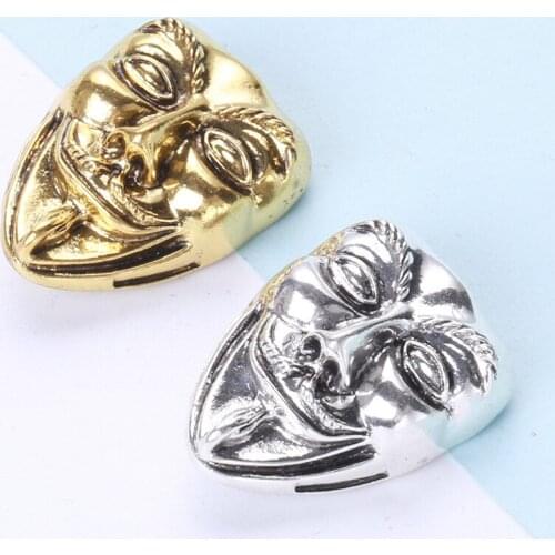 With money coat shirt suits men and women clothing accessories to Europe and the United States sell like hot cakes