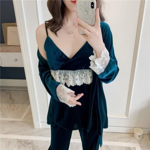 Golden velvet three-piece pajama womens autumn/winter robe suit Korean velvet long-sleeved velvet suspenders can wear outside