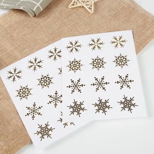 120pcs Transparent Snowflake Stickers Label Gold White Snowflake Handmade Christmas Gift Label Sticker Package Sealing Stickers