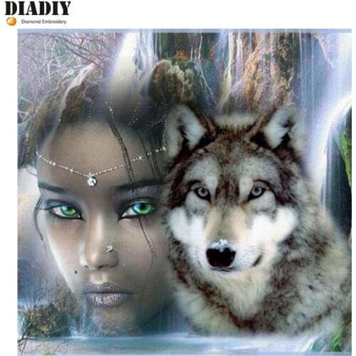 Full Drill Square Diamond 5D DIY Diamond Painting"Beauty and wolf"Diamond Embroidery Cross Stitch Rhinestone Mosaic Painting