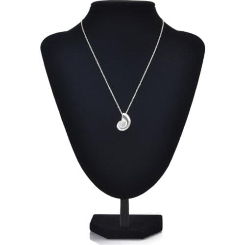 Popular in Europe and the United States, conch pendant necklace, as a gift to friends