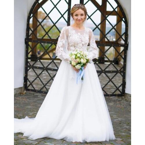 Wedding Dress A-Line O-Neck Lantern Sleeve Lace Appliques Beading Button Tulle Floor Length Sweep Train Gorgeous Bride Gown 2021