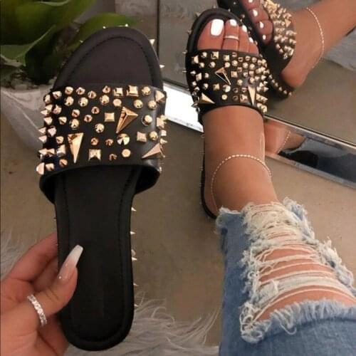 Women Rivet Flat Slippers Casual Ladies Slides Open Toe Metal Decoration Soft Beach Shoes Summer Outside Female Footwear 2020
