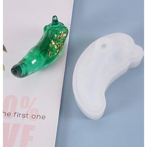 2Pcs 3D Green Pepper Simulation Silicone Mold DIY Desk Ornament Craft Decor Tool