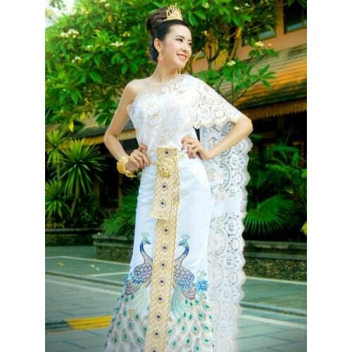 Thai Traditional Clothing for Women Wedding Dress Engagement White Embroidery Peacock Sweet Sleeveless Tops Photography Thailand