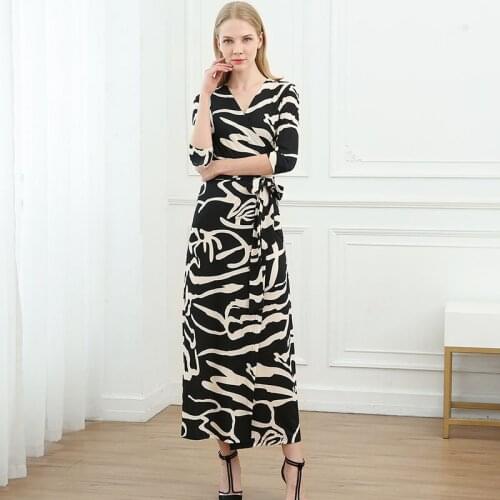 2020 Summer new style Korean style V-neck slim and slim, waistband bandage printed striped dress