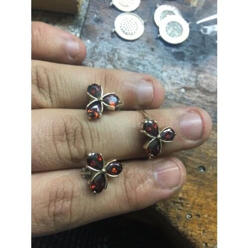 RED SHINY STONE DROP SHAPE CHIC JEWELRY SET OPEN 2 PIECES EARRINGS + 1 PIECE RING LARGE PATTERNED STERLING SILVER 925