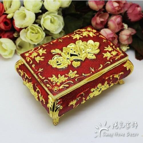New! Fashion Jewelry / Ring Box Small Size Vintage Flower Carved Gold with Red Color Trinkets Casket Luxury Gift Box