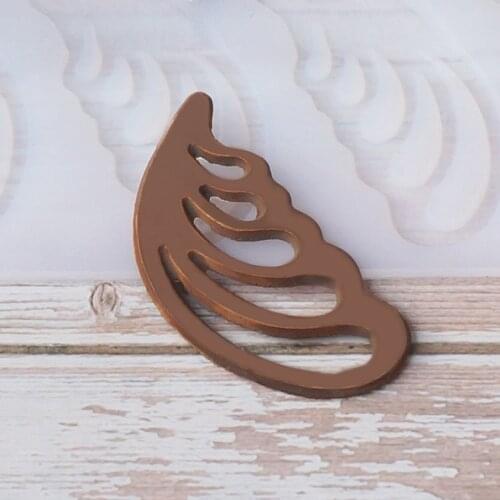 The feather prints shape Non-stick Silicone Chocolate Mold Ice Molds Cake Mould Bakeware Baking Tools