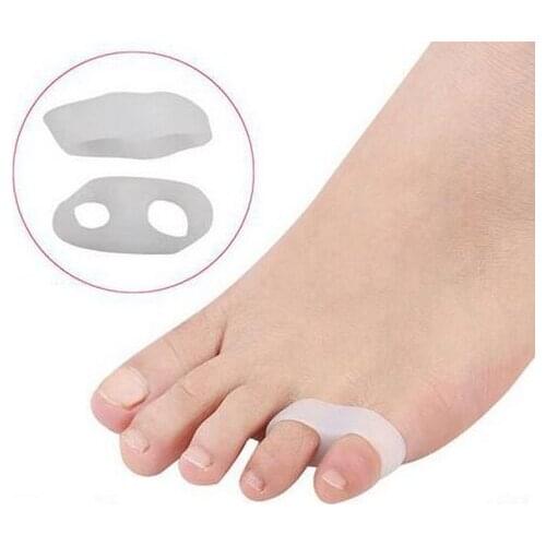 Small toe valgus overlapping toe separator Double ring toe separator Hallux valgus split toe pad Small toe valgus correction
