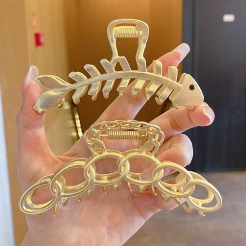 Fashion Geometric Fish Bone Hair Claw Clamps for Women Elegant Metal Hollow Out Hair Claw Clips Headwear Women Hair Accessories