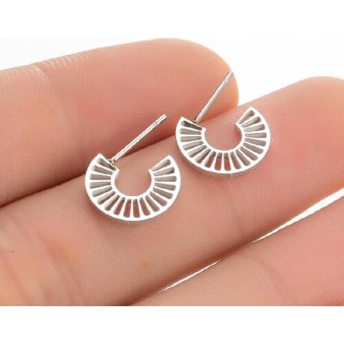 Geometrical Stainless Steel Half Moon Earrings For Girls Kids C shape Stud Ear Hooow Out Pendientes Girls Ear Jewelry Party Gift