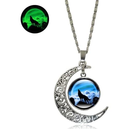 Glow In The Dark Pendant Howling Wolf Necklace Glass Cabochon Crescent Moon Glowing Necklace Women Luminous Jewelry