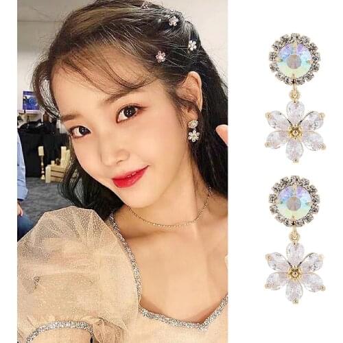 2020 New Korean Style Elegant Exquisite Girl Earrings Retro Baroque Shinny Rhinestone Flowers Clip on Earrings Without Piercing
