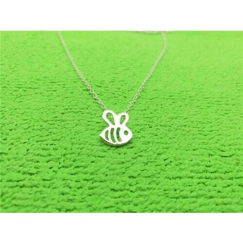 Honey Queen Bee Necklaces Honeycomb Bumble Bee Necklace Insect Animal Flying Bird Bumblebee Beehive Wasp Chain Necklaces