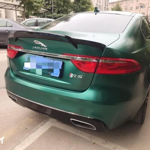 High quality and hardness Carbon Fiber and ABS Car Rear Trunk Spoiler For Jaguar Carbon Fiber Spoiler XF 2016 2017 2018 by paint