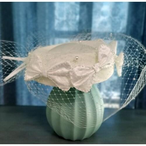 2021 French Style Mini Wedding Hat Headwear Elegant Ladies Bow Pearl Fascinator Face Veil Hat Accessories Church Party Headpiece