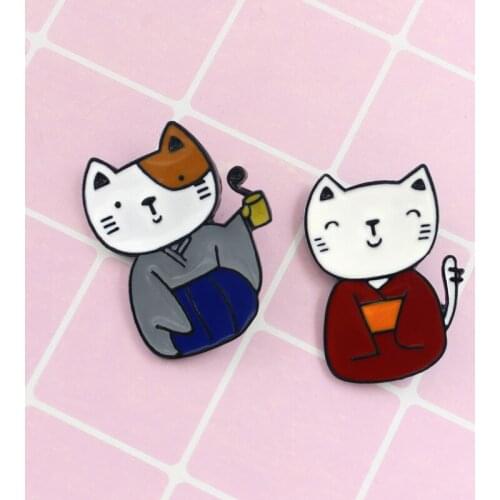 2019 cartoon Japanese Kimono Cat Brooch Cute Blue Red Cat Mr And Miss Lover animal Enamel Pins badge Hat Coat jewelry kids gift