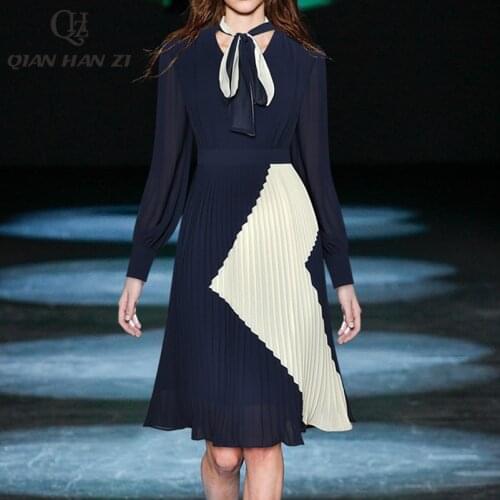 Qian Han Zi designer fashion summer Womens dress Bow scarf collar vintage White and blue pleated dress