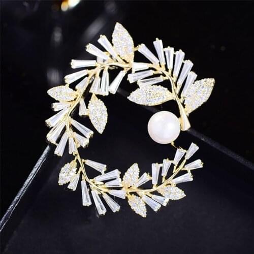 Trendy Zirconia Pearl Flower Corsage for Women Luxury Designer Pins Brooches 2021 New Korean Elegant Leaves Brooch Jewelry