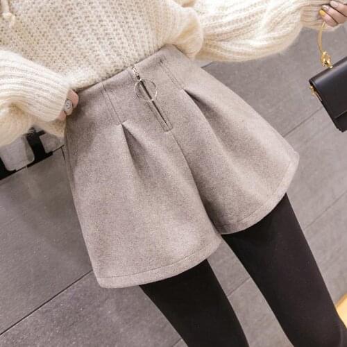 Autumn/winter shorts 2021 new womens loose-fitting waist black bottoms hair and wide-legged pants boots pants outside wear tide