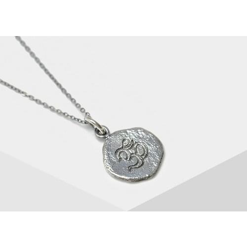 Amorita boutique Round carvings design vintage necklaces