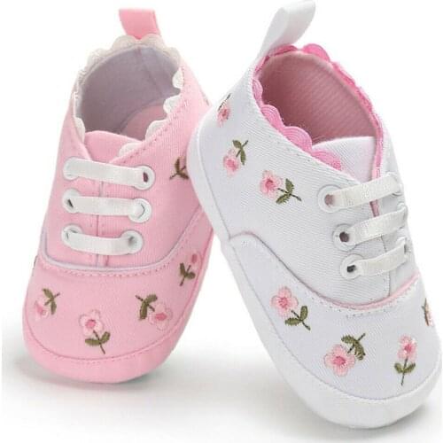 New Baby Princess Shoes Girls Crib Shoes Flower Embroidery Soft Sole Canvas Shoes Prewalker Sneakers
