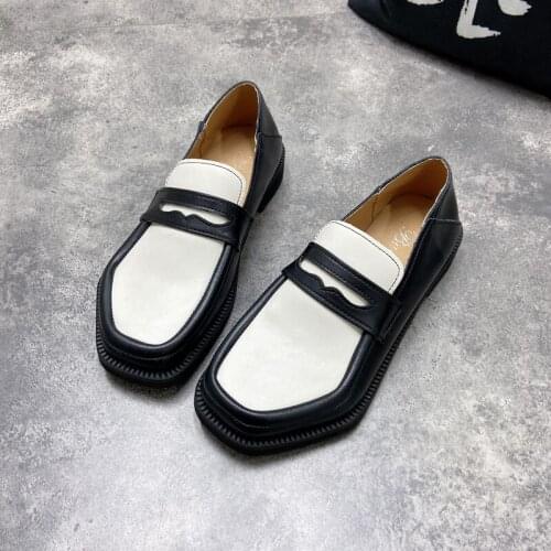 Small leather shoes womens leather 2021 new retro British loafers wild square toe flat shoes retro fashion