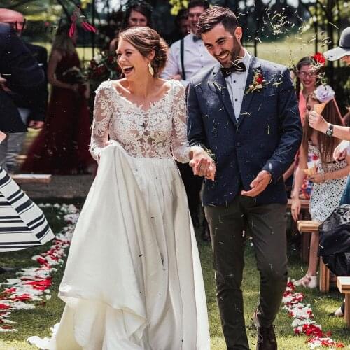 Sexy Illusion Wedding Dress Plus Size Appliques Backless Lace Wedding Gown Scoop Long Sleeves Bridal Dress 2020 Elegant