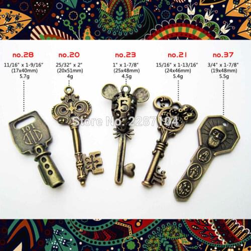 Antique Brass Vintage Bronze Retro Old Looking Decorative Key Necklace Pendant Bow Steampunk Charms Lock Jewelry