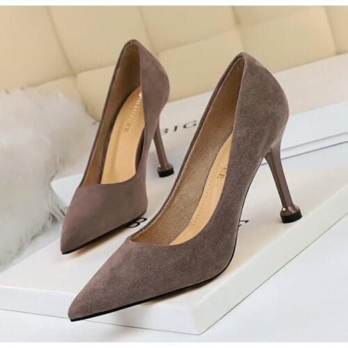 C.NEW S Pumps